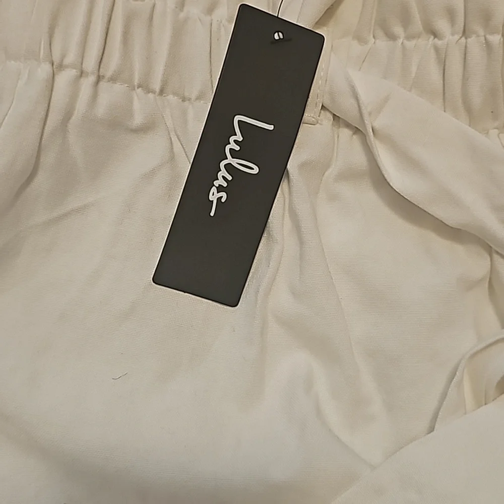 LADIES LOT OD 2 PAIR OF VERY NICE SHORTS READY FOR SPRING - Picture 6 of 7